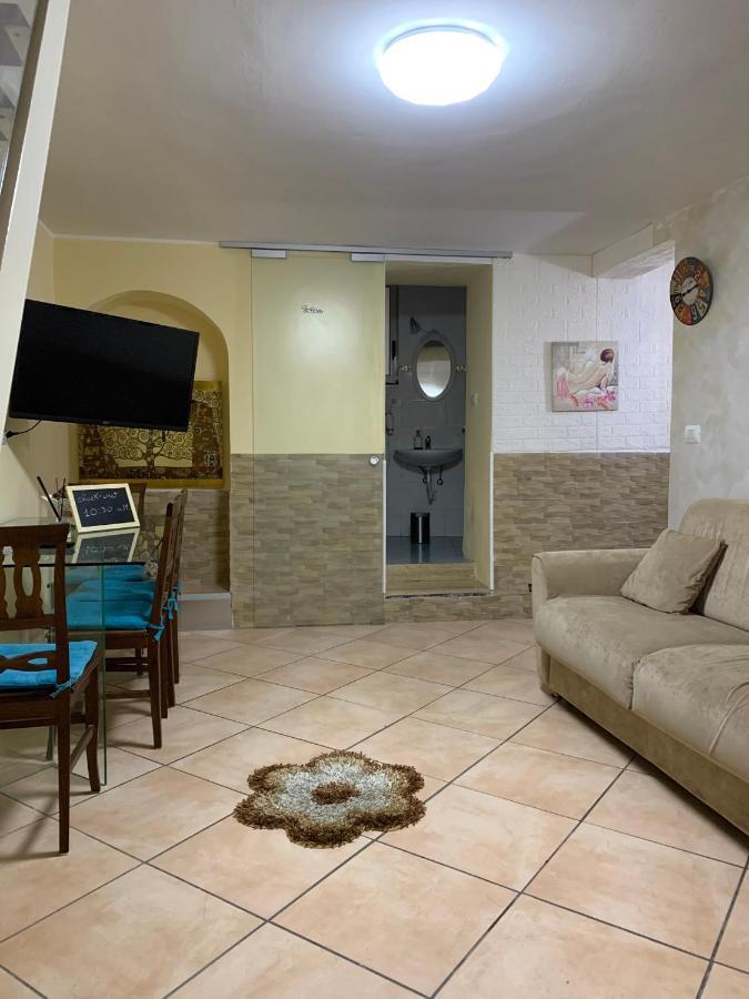 Da Walter,Holiday Home In The Centre Catania Exterior foto