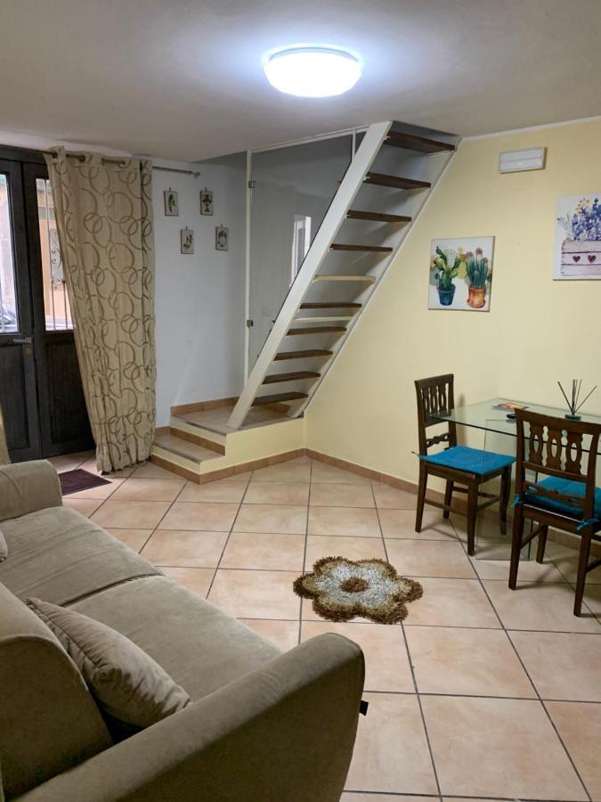 Da Walter,Holiday Home In The Centre Catania Exterior foto